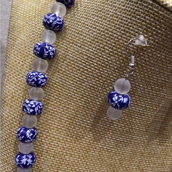 Asian inspired Chic Blue and White Beaded Necklace and Earring Set - Picture 3 of 7